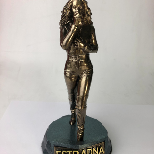 Statua Pevačice